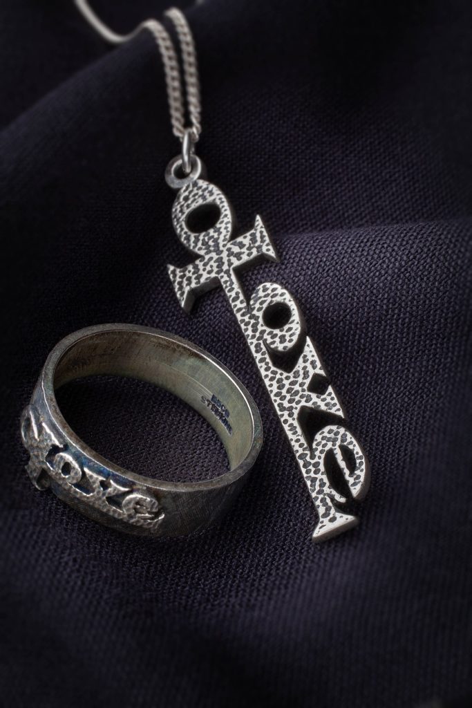 imgi_14_Love-Necklace-Ring-Vert_9003-scaled